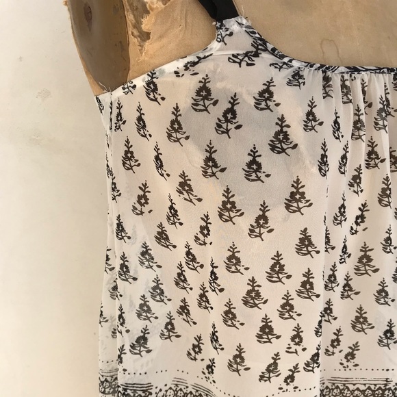 Tank Top Express - Picture 2 of 5